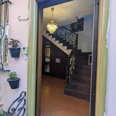 Classic Villa-spacious Center Free Parking