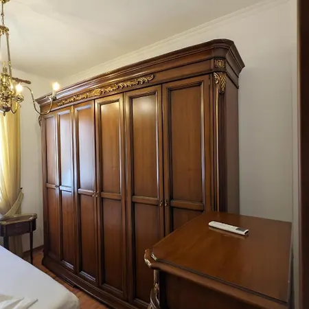Villa Classic Villa-spacious Center Free Parking