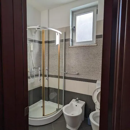 Villa Classic Villa-spacious Center Free Parking Tirana