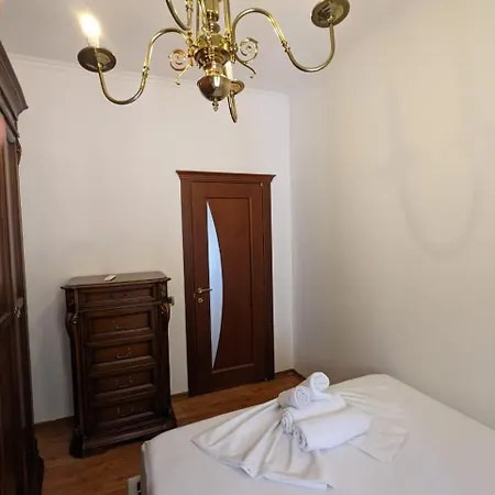 Classic Villa-spacious Center Free Parking * Tirana