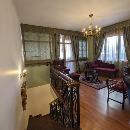 Classic Villa-spacious Center Free Parking Villa