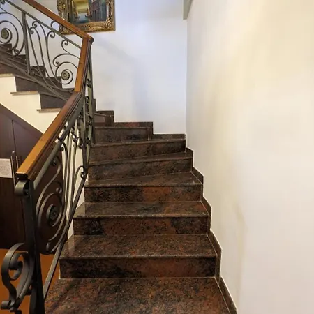 Classic Villa-spacious Center Free Parking Tirana