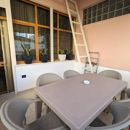 Classic Villa-spacious Center Free Parking Villa