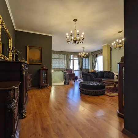 Classic Villa-spacious Center Free Parking فيلة تيرانا