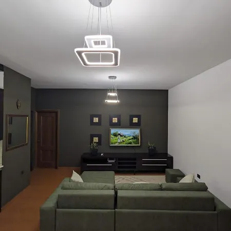 Classic Villa-spacious Center Free Parking * تيرانا